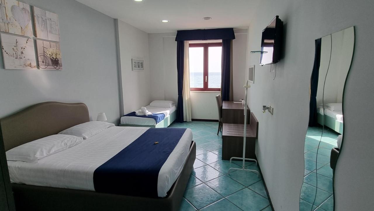 Hotel Centro Congressi Polo Nautico ساليرنو المظهر الخارجي الصورة